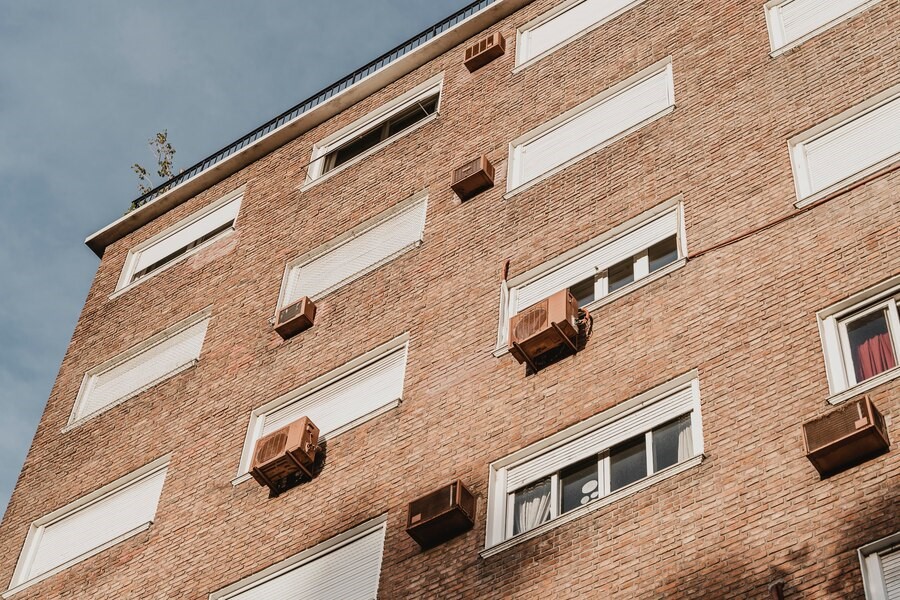 Facade design using different bricks